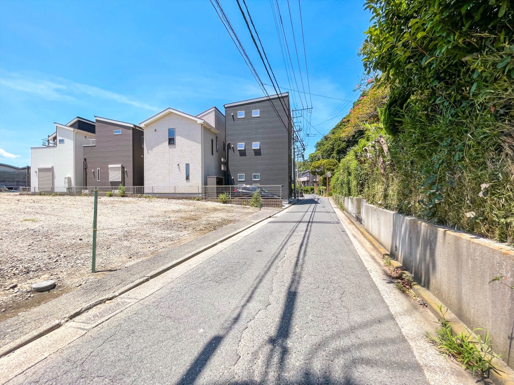北側前面道路