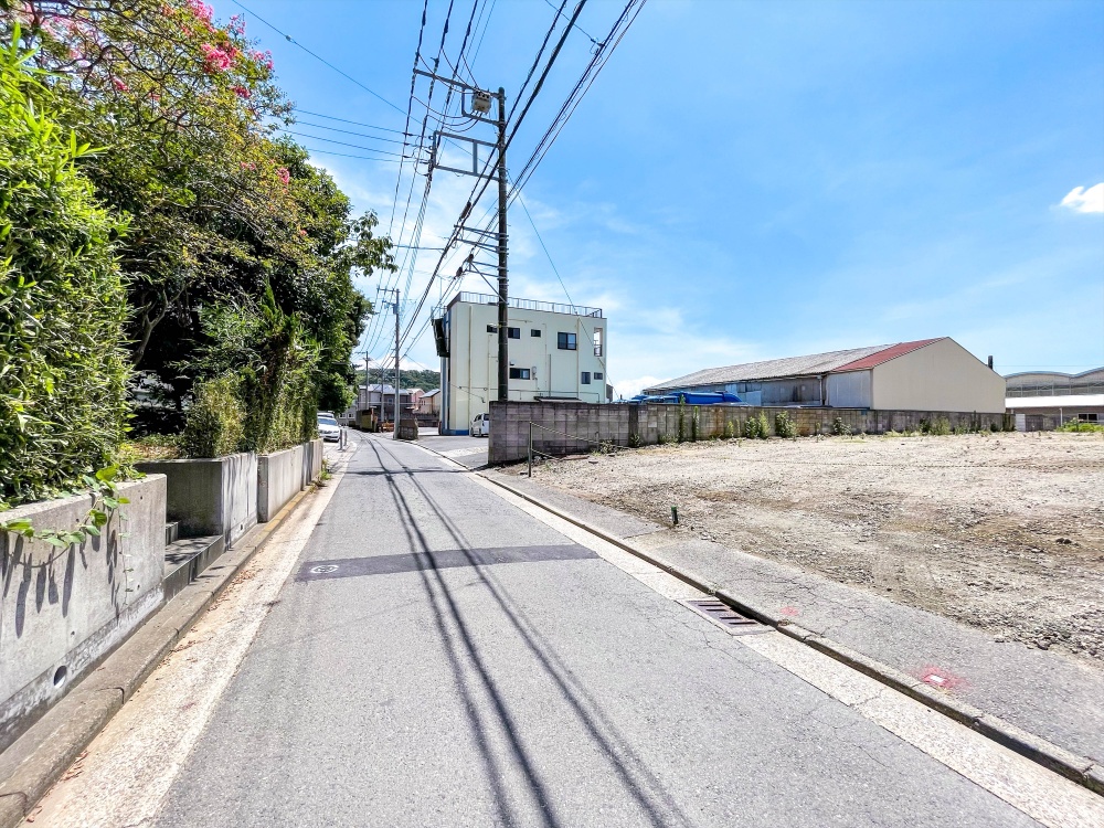 北側前面道路